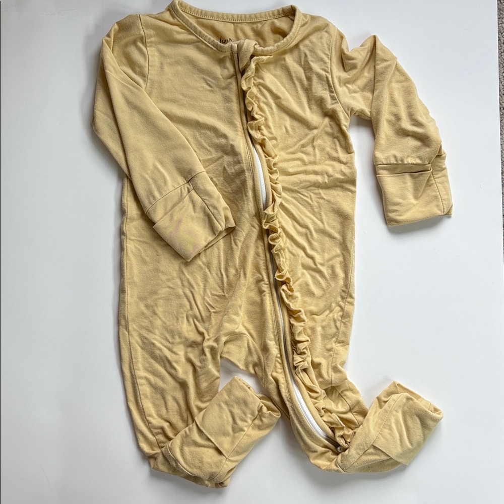 Bamboo Ruffle Convertible Sleeper Pink Yellow LOT-2 Size 6 months (66 cm) - Picture 7 of 8